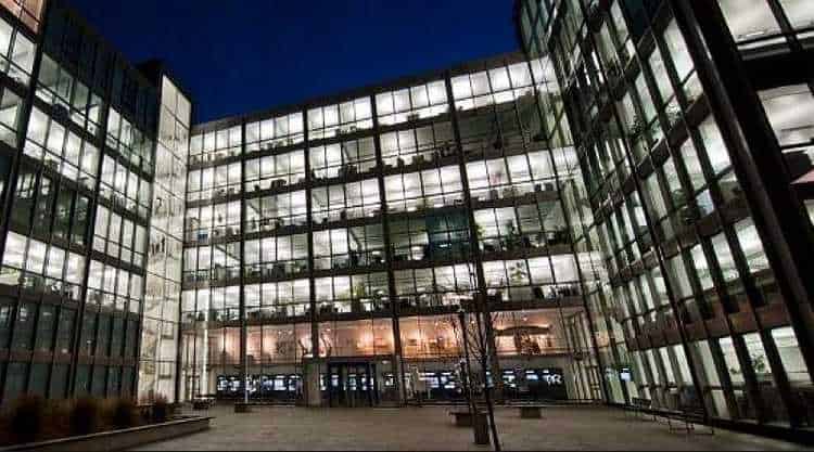 Krones Office Neutraubling. Fornitori di macchine da imballaggio.